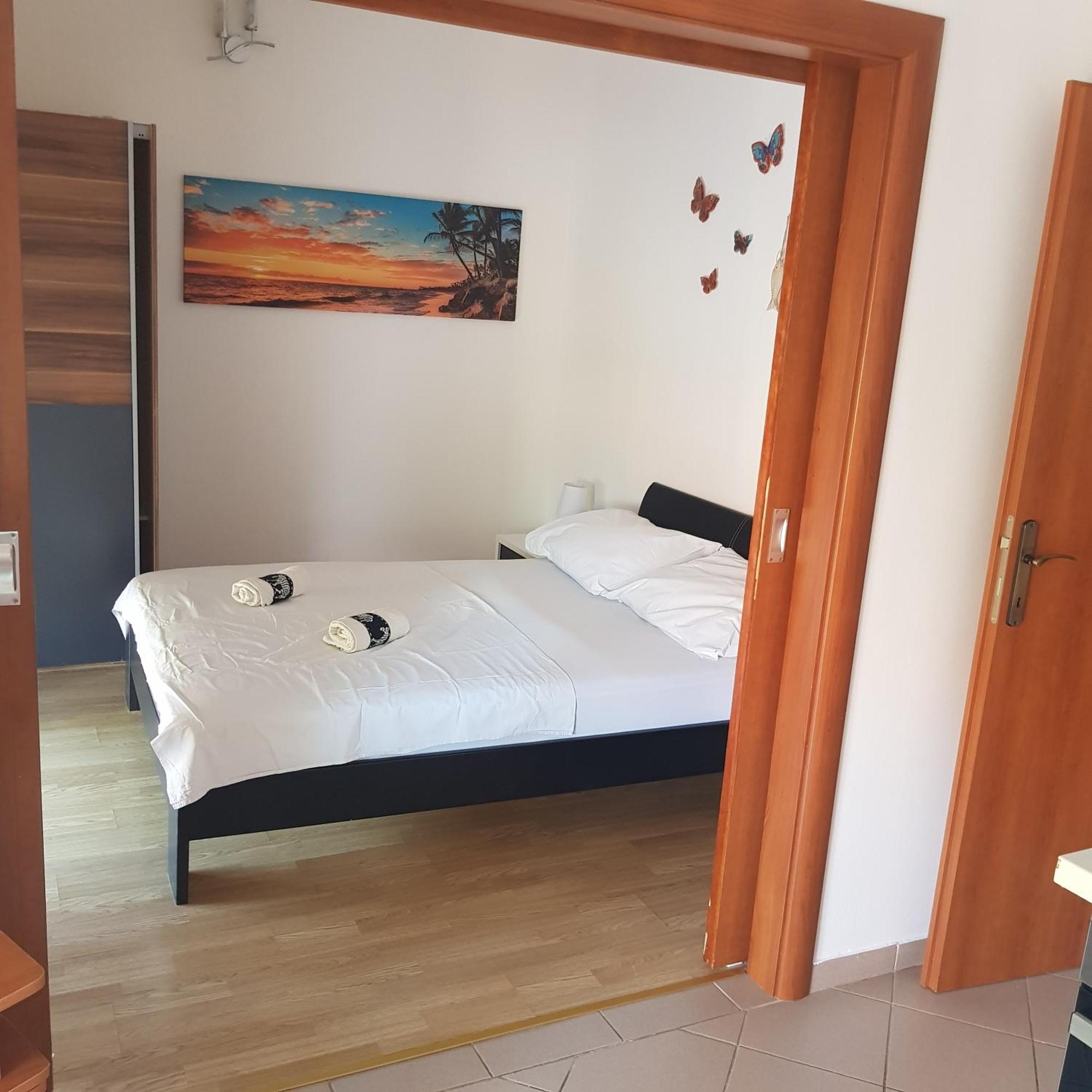 Apartments Adriapag Pag Town Chambre photo